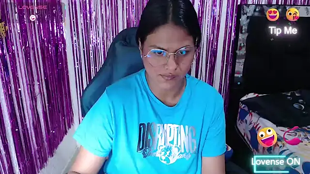 SweetAlmaa online show from 02.22.26