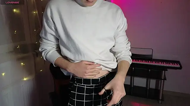 Snapshot of Keytaro chatting on 03.06.25 Keytaro online show from 03.06.25