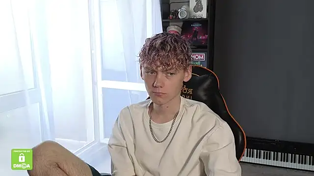 Snapshot of Keytaro chatting on 09.10.25 Keytaro online show from 09.10.25