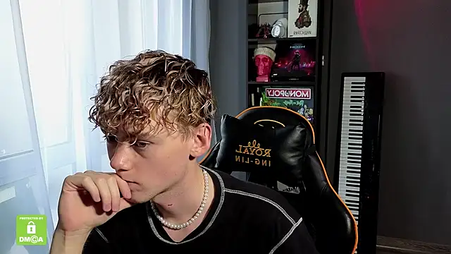 Snapshot of Keytaro chatting on 09.20.25 Keytaro online show from 09.20.25