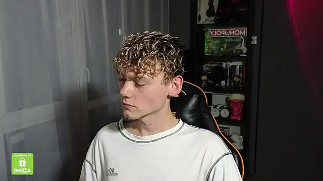 Snapshot of Keytaro chatting on 10.03.25 Keytaro online show from 10.03.25