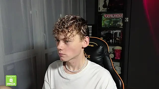 Snapshot of Keytaro chatting on 10.04.25 Keytaro online show from 10.04.25