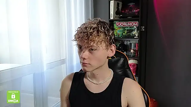 Snapshot of Keytaro chatting on 10.10.25 Keytaro online show from 10.10.25