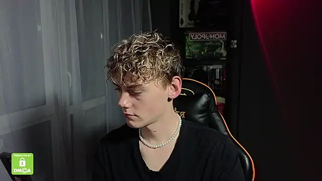 Snapshot of Keytaro chatting on 10.13.25 Keytaro online show from 10.13.25