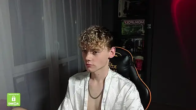 Snapshot of Keytaro chatting on 10.16.25 Keytaro online show from 10.16.25