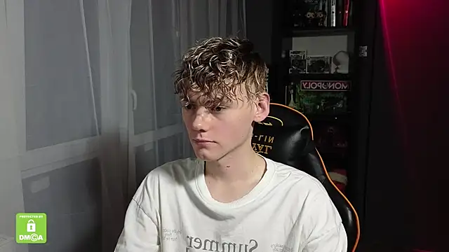 Snapshot of Keytaro chatting on 10.26.25 Keytaro online show from 10.26.25