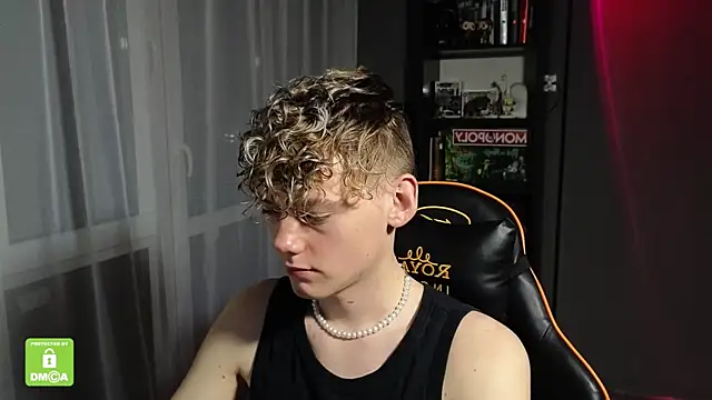 Snapshot of Keytaro chatting on 11.10.25 Keytaro online show from 11.10.25