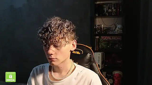 Snapshot of Keytaro chatting on 12.05.25 Keytaro online show from 12.05.25