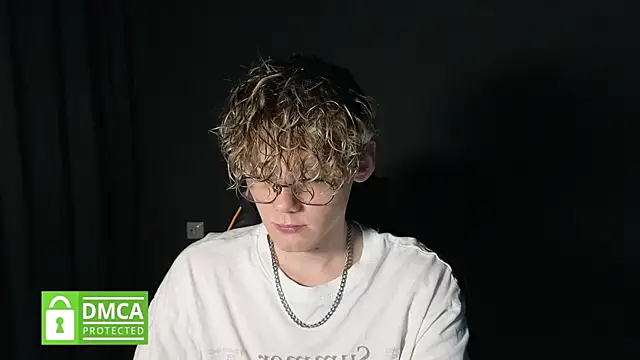 Snapshot of Keytaro chatting on 04.29.26 Keytaro online show from 04.29.26