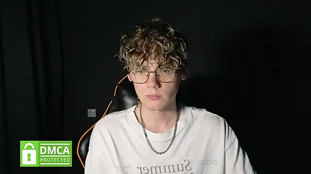 Snapshot of Keytaro chatting on 04.30.26 Keytaro online show from 04.30.26