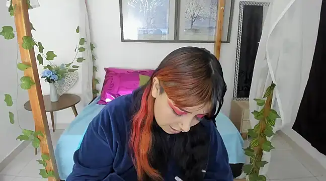 lussyevans24 online show from 02.04.25