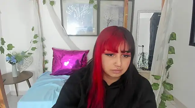 lussyevans24 online show from 02.08.25