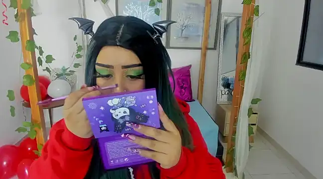 lussyevans24 online show from 02.19.25