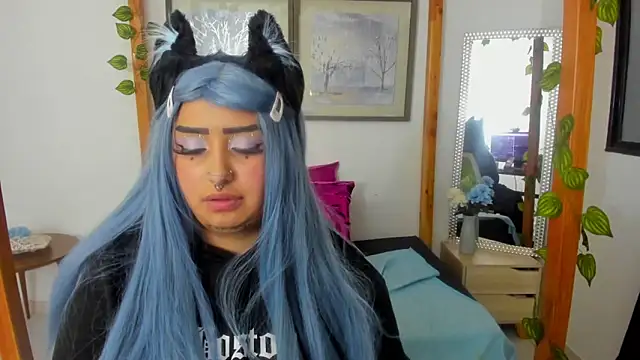 lussyevans24 online show from 03.20.25