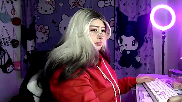 lussyevans24 online show from 03.28.26