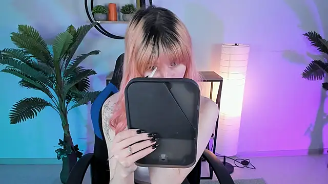 LexiWenford online show from 02.18.25