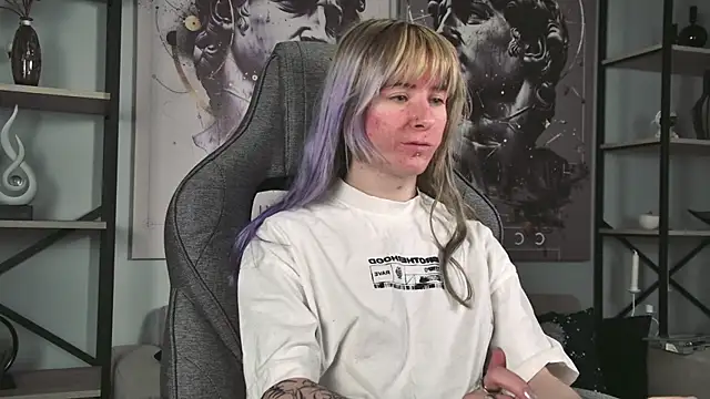 Snapshot of LexiWenford chatting on 05.18.26 LexiWenford online show from 05.18.26