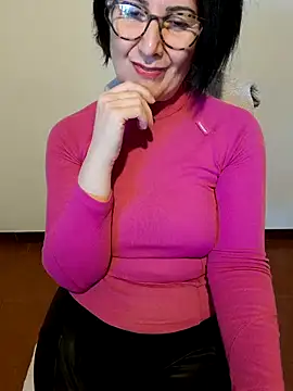 Snapshot of Viola8p chatting on 09.29.25 Viola8p online show from 09.29.25