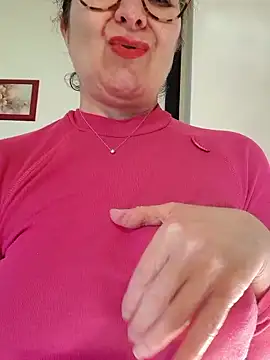 Snapshot of Viola8p chatting on 01.06.26 Viola8p online show from 01.06.26