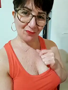 Snapshot of Viola8p chatting on 02.10.26 Viola8p online show from 02.10.26