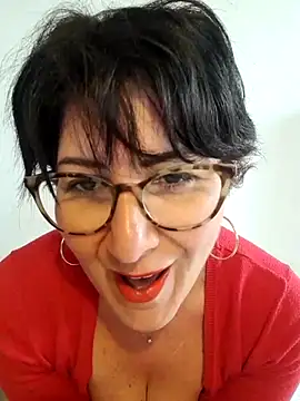Snapshot of Viola8p chatting on 04.30.26 Viola8p online show from 04.30.26