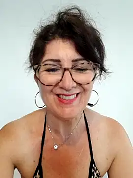 Snapshot of Viola8p chatting on 06.27.26 Viola8p online show from 06.27.26