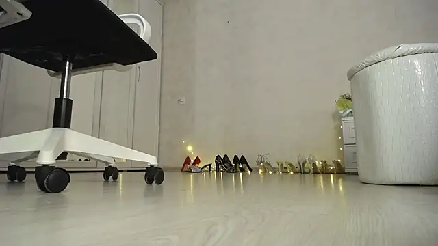 Snapshot of Devil_Goddess chatting on 01.15.25 Devil Goddess online show from 01.15.25