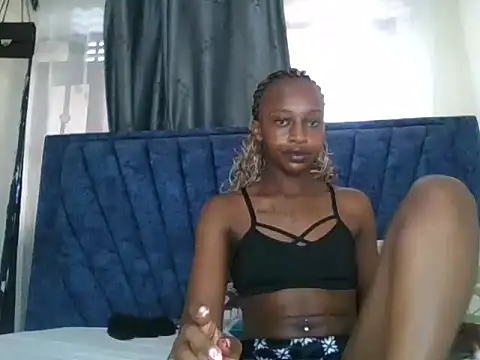 Snapshot of Petite_doll20 chatting on 02.15.26 Petite doll20 online show from 02.15.26