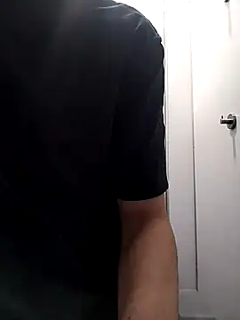 Snapshot of Dennis_2024 chatting on 11.11.25 Dennis 2024 online show from 11.11.25