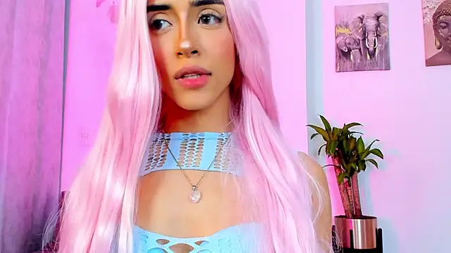 Snapshot of StormiRusso chatting on 01.22.25 StormiRusso online show from 01.22.25