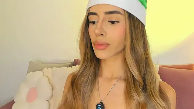 StormiRusso online show from 12.23.25