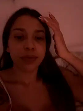 Snapshot of DanielaSaenz0 chatting on 12.19.25 DanielaSaenz0 online show from 12.19.25