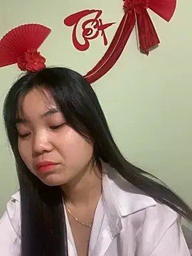 Snapshot of Maeve2k5 chatting on 02.07.25 Maeve2k5 online show from 02.07.25