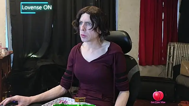 Snapshot of april_show_her chatting on 03.10.26 april show her online show from 03.10.26