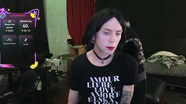 Snapshot of april_show_her chatting on 04.02.26 april show her online show from 04.02.26