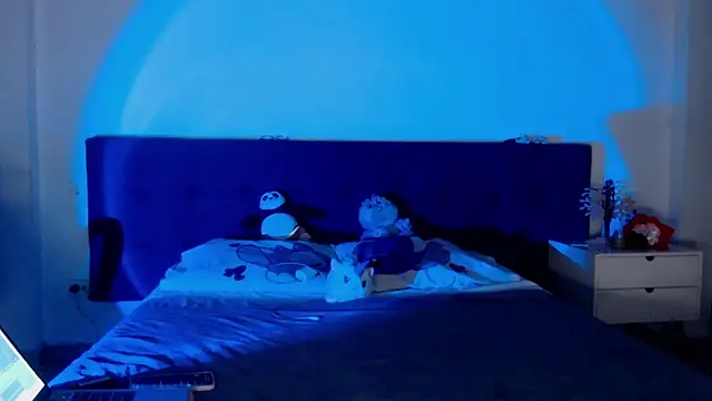 luna palmerau online show from 10.23.25