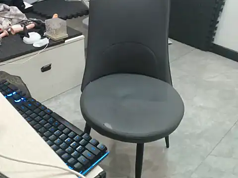 Snapshot of sslaq chatting on 09.15.25 sslaq online show from 09.15.25