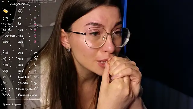 Snapshot of EuphoriaHaily chatting on 02.11.25 EuphoriaHaily online show from 02.11.25