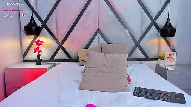 Snapshot of CarolineMaldonado chatting on 01.27.25 CarolineMaldonado online show from 01.27.25