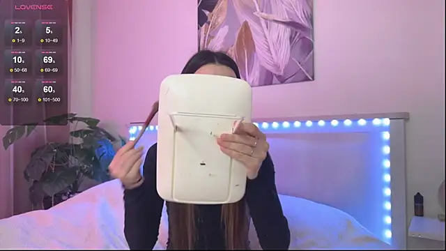 Veronica leal online show from 12.16.25