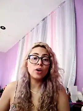 Snapshot of rossmexicana_x chatting on 06.18.26 rossmexicana x online show from 06.18.26