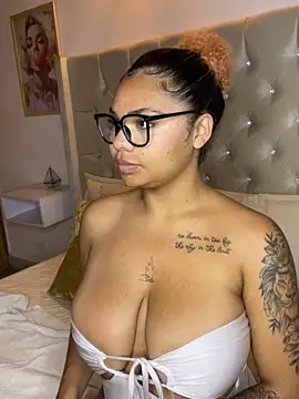 Eloisa cleavage  online show from 12.22.25