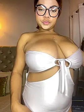 Eloisa cleavage  online show from 01.16.26