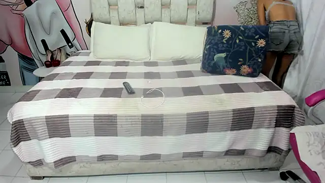 Snapshot of EMMA_SWEETT1 chatting on 03.15.25 EMMA SWEETT1 online show from 03.15.25