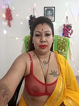 Snapshot of YOUR_LOVELY-40 chatting on 03.20.26 YOUR LOVELY-40 online show from 03.20.26