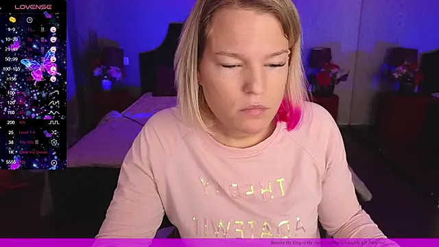 Snapshot of EVAshinyGIRL chatting on 12.13.24 EVAshinyGIRL online show from 12.13.24