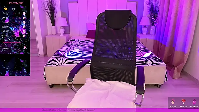 Snapshot of EVAshinyGIRL chatting on 01.09.25 EVAshinyGIRL online show from 01.09.25