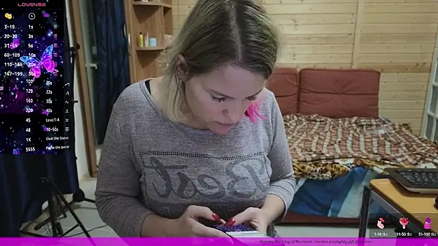 Snapshot of EVAshinyGIRL chatting on 01.15.25 EVAshinyGIRL online show from 01.15.25