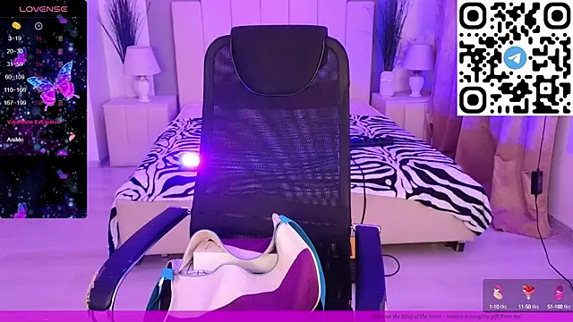 Snapshot of EVAshinyGIRL chatting on 02.09.25 EVAshinyGIRL online show from 02.09.25