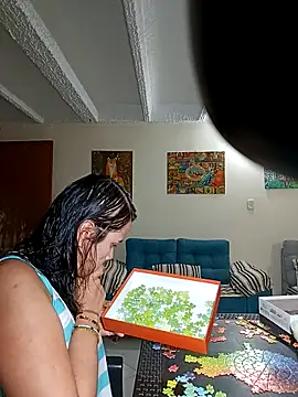 carlajames  online show from 03.12.25